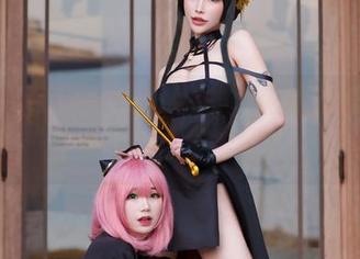 花リリ(Plant Lily)的校服图集：穿得像学生，心却在放飞！